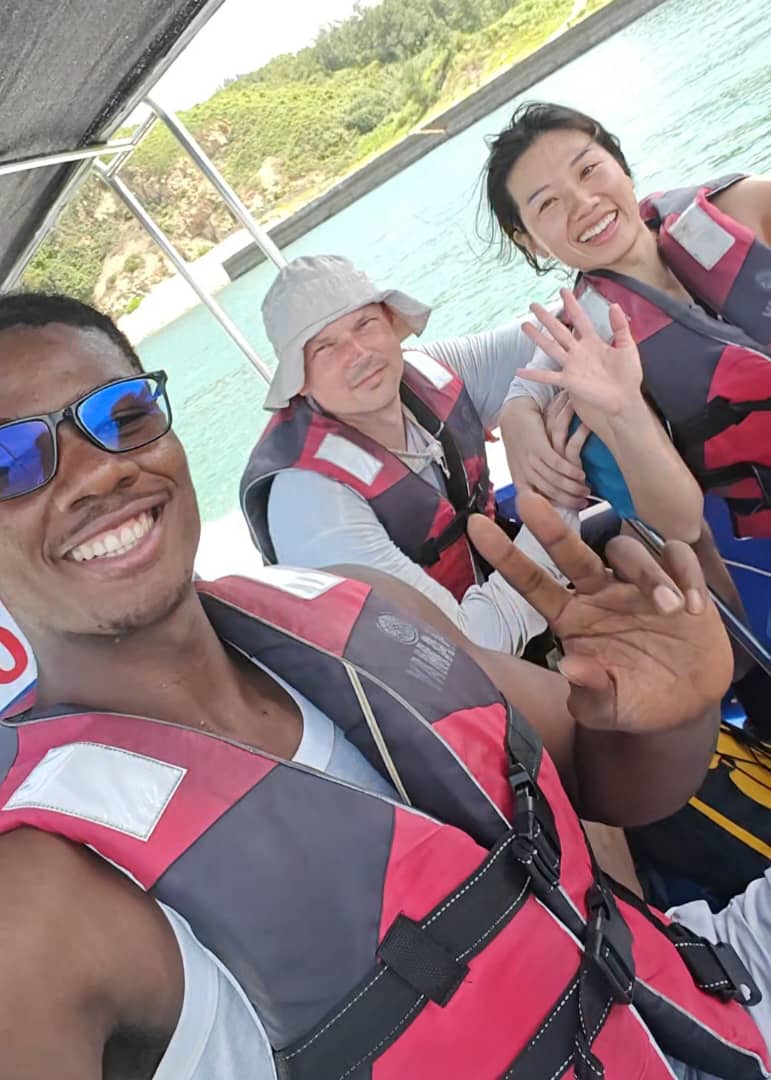 boat with team